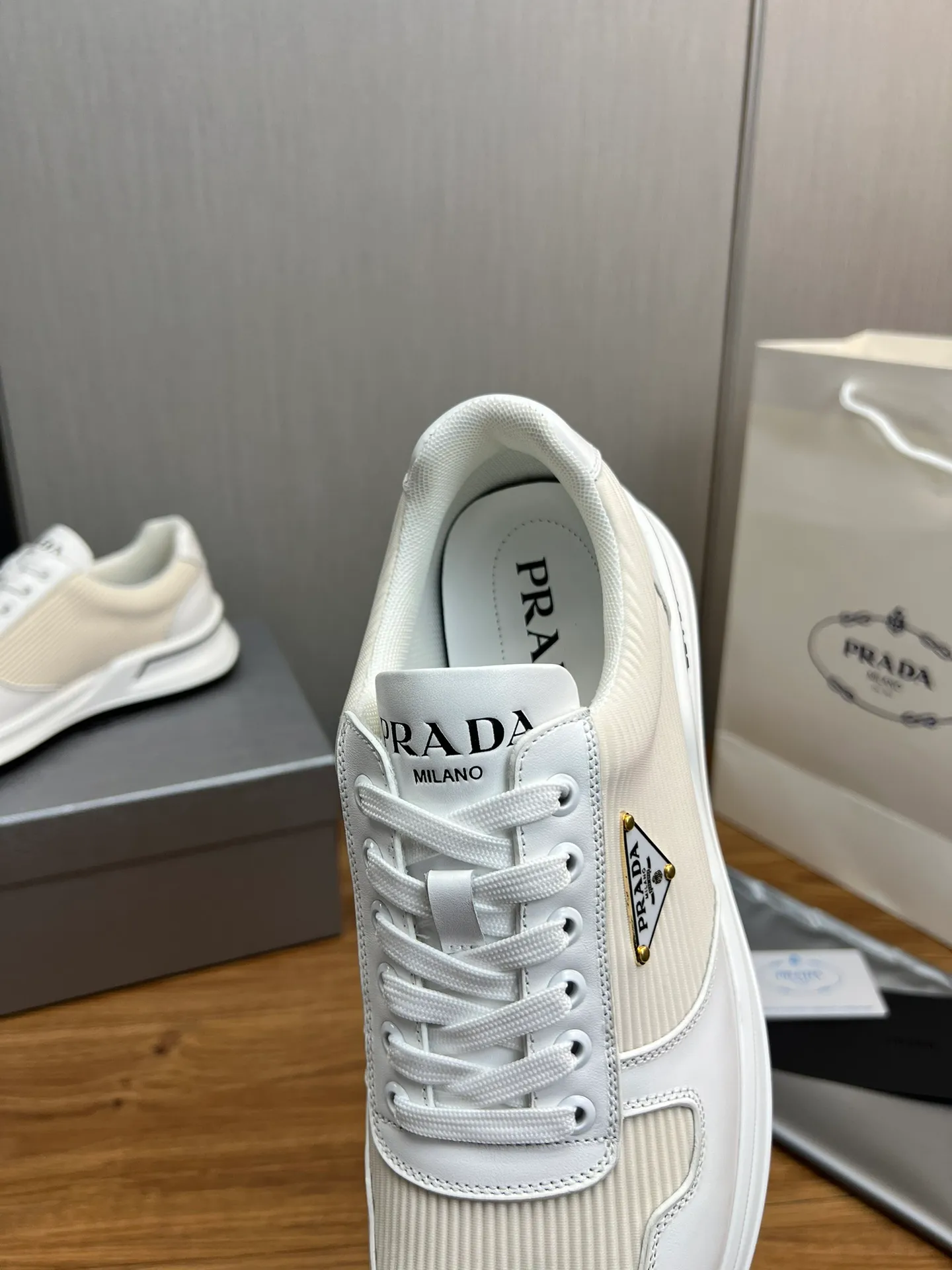 Men's shoes 💰580💰 [PRADA] Men's shoes are popular in the counter, official website is synchronized, 1 high-quality shipment ✔️Original cowhide stitching mesh + cowhide lining, 1🆚1 replica, original original bottom, 38-45 (45 customized, non-refundable)